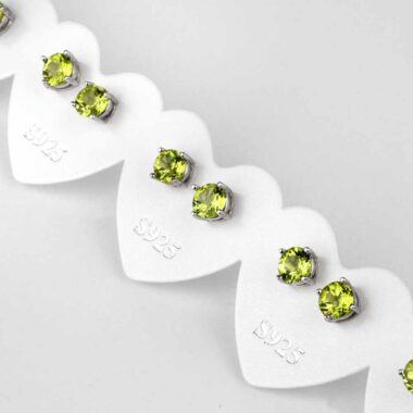 Olivin | Peridot Ø 5 mm facettierte Edelstein Ohrstecker Paar & 925 Sterling-Silber Edelsteine Heilsteine bei Wunderstein24