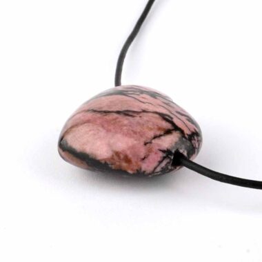 Rhodonit Herz Anhänger Ø 30 mm seitlich gebohrt Edelsteine Heilsteine bei Wunderstein24