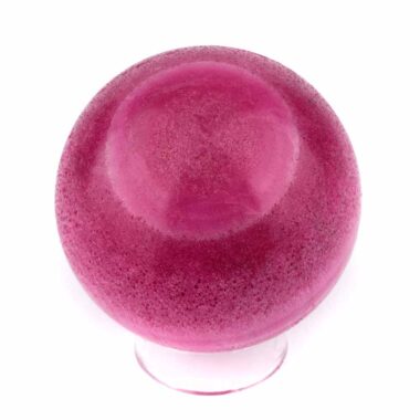 große Rubin Kugel Ø 61 mm in wunderschöner Farbe und Maserung Edelsteine Heilsteine bei Wunderstein24