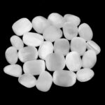 Chalcedon Trommelsteine blau Ø ca. 15 – 25 mm in sehr guter Qualität und Farbe Edelsteine Heilsteine bei Wunderstein24