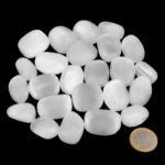 Selenit Trommelsteine handpoliert Ø ca. 27 – 33 mm Edelsteine Heilsteine bei Wunderstein24