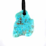 großer Türkis Anhänger Natur gebohrt mit schwarzem Satinband Edelsteine Heilsteine bei Wunderstein24