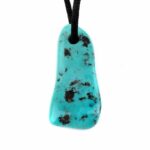 großer Türkis Anhänger Natur gebohrt mit schwarzem Satinband Edelsteine Heilsteine bei Wunderstein24