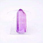 Aqua Angel Aura Bergkristall Spitze lila aus Brasilien Edelsteine Heilsteine bei Wunderstein24