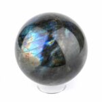 große Labradorit Kugel Ø 75 mm aus Madagaskar in bester Farbe und Qualität Edelsteine Heilsteine bei Wunderstein24