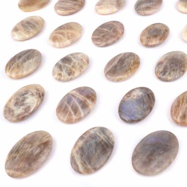 Mondstein Handschmeichler | Massagestein oval Ø 53 – 57 mm Edelsteine Heilsteine bei Wunderstein24