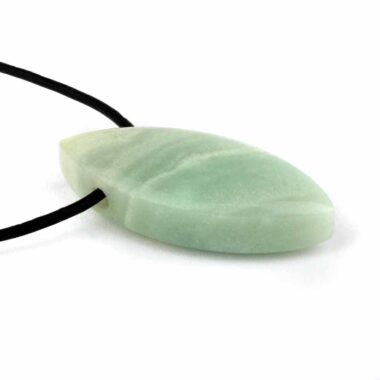 Amazonit Navette Anhänger seitlich gebohrt mit schwarzem Satinband Edelsteine Heilsteine bei Wunderstein24