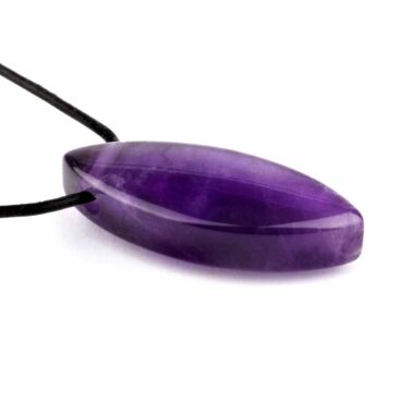 Amethyst Uruguay Navette Anhänger seitlich gebohrt mit schwarzem Satinband Edelsteine Heilsteine bei Wunderstein24 Amethyst Uruguay Navette Anhänger seitlich gebohrt mit schwarzem Satinband Edelsteine Heilsteine bei Wunderstein24