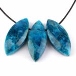 Mondstein Navette Anhänger seitlich gebohrt mit schwarzem Satinband Edelsteine Heilsteine bei Wunderstein24