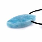 Aquamarin Navette Anhänger seitlich gebohrt mit schwarzem Satinband Edelsteine Heilsteine bei Wunderstein24