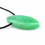 Chrysopras Navette Anhänger seitlich gebohrt mit schwarzem Satinband Edelsteine Heilsteine bei Wunderstein24