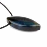 Falkenauge | Tigerauge blau Navette Anhänger seitlich gebohrt mit schwarzem Satinband Edelsteine Heilsteine bei Wunderstein24