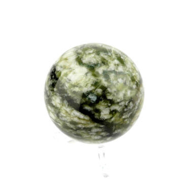 Jade Kugel Ø ca. 65 mm in sehr guter Qualität und bester Farbe Edelsteine Heilsteine bei Wunderstein24