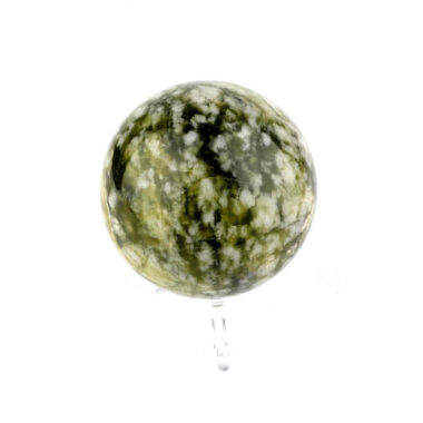 Jade Kugel Ø ca. 66 mm in sehr guter Qualität und bester Farbe Edelsteine Heilsteine bei Wunderstein24