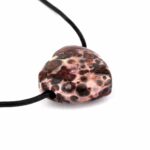 Leoparden Jaspis Herz Anhänger Ø 20 mm seitlich gebohrt Edelsteine Heilsteine bei Wunderstein24