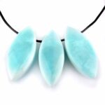 Larimar Navette Anhänger seitlich gebohrt mit schwarzem Satinband Edelsteine Heilsteine bei Wunderstein24