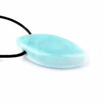 Larimar Navette Anhänger seitlich gebohrt mit schwarzem Satinband Edelsteine Heilsteine bei Wunderstein24