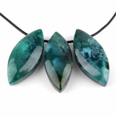 Moosachat | Achat Navette Anhänger seitlich gebohrt mit schwarzem Satinband Edelsteine Heilsteine bei Wunderstein24