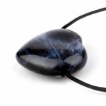 Pietersit Herz Anhänger Ø 30 mm seitlich gebohrt mit schwarzem Satinband Edelsteine Heilsteine bei Wunderstein24