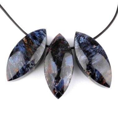 Pietersit Navette Anhänger seitlich gebohrt mit schwarzem Satinband Edelsteine Heilsteine bei Wunderstein24