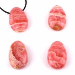 Rhodochrosit Cabochon Anhänger beste Qualität seitlich gebohrt mit schwarzem Satinband Edelsteine Heilsteine bei Wunderstein24