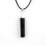 Turmalin Kristall Anhänger Natur Länge 55 mm mit 925 Sterling-Silber Öse und Satinband Edelsteine Heilsteine bei Wunderstein24