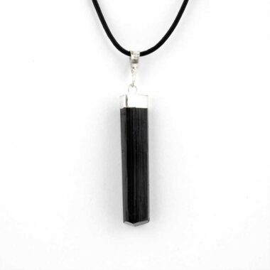 Turmalin Kristall Anhänger Natur Länge 55 mm mit 925 Sterling-Silber Öse und Satinband Edelsteine Heilsteine bei Wunderstein24