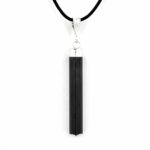 Turmalin Kristall Anhänger Natur Länge 55 mm mit 925 Sterling-Silber Öse und Satinband Edelsteine Heilsteine bei Wunderstein24