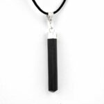 Turmalin Kristall Anhänger Natur Länge 57 mm mit 925 Sterling-Silber Öse und Satinband Edelsteine Heilsteine bei Wunderstein24