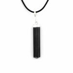 Turmalin Kristall Anhänger Natur Länge 53 mm mit 925 Sterling-Silber Öse und Satinband Edelsteine Heilsteine bei Wunderstein24