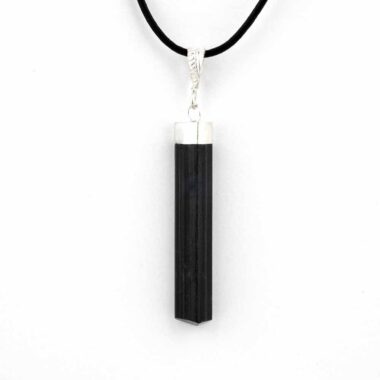 Turmalin Kristall Anhänger Natur Länge 55 mm mit 925 Sterling-Silber Öse und Satinband Edelsteine Heilsteine bei Wunderstein24