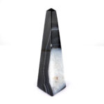 große Achat Spitze | Obelisk Höhe 176 mm schwarz aus Brasilien in bester Farbe und Maserung Edelsteine Heilsteine bei Wunderstein24