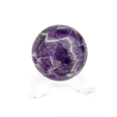 Amethyst Kugel Ø 53 mm aus Brasilien mit wunderschöner Maserung Edelsteine Heilsteine bei Wunderstein24