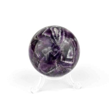 Amethyst Kugel Ø 54 mm aus Brasilien mit wunderschöner Maserung Edelsteine Heilsteine bei Wunderstein24