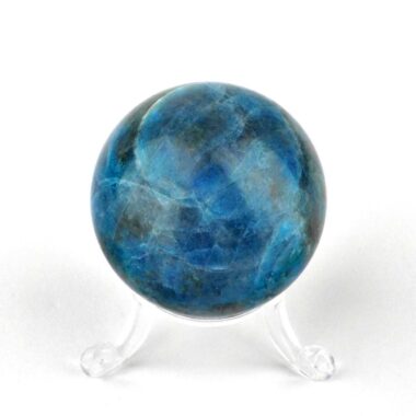 Apatit Kugel blau Ø 49 mm aus Madagaskar in sehr guter Qualität und Farbe Edelsteine Heilsteine bei Wunderstein24