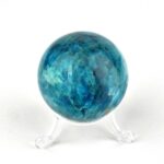 Apatit Kugel blau Ø 48 mm aus Madagaskar in sehr guter Qualität und Farbe Edelsteine Heilsteine bei Wunderstein24