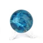 Apatit Kugel blau Ø 48 mm aus Madagaskar in sehr guter Qualität und Farbe Edelsteine Heilsteine bei Wunderstein24