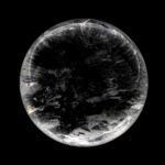 große Bergkristall Kugel Ø 75 mm transparent und glasklar aus Brasilien Edelsteine Heilsteine bei Wunderstein24