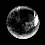 Bergkristall Kugel Ø 49 mm transparent und glasklar aus Brasilien Edelsteine Heilsteine bei Wunderstein24