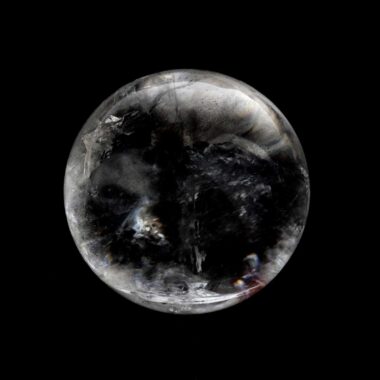 Bergkristall Kugel Ø 56 mm transparent und glasklar aus Brasilien Edelsteine Heilsteine bei Wunderstein24