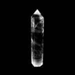 große Bergkristall Spitze Höhe 132 mm transparent und klar aus Brasilien Edelsteine Heilsteine bei Wunderstein24
