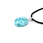 Larimar Cabochon Anhänger Länge 24,5 mm mit 925 Sterling-Silberöse in bester Qualität und Farbe Edelsteine Heilsteine bei Wunderstein24