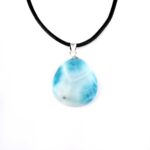 Larimar Cabochon Tropfen Anhänger Länge 25,5 mm mit 925 Sterling-Silberöse in bester Qualität und Farbe Edelsteine Heilsteine bei Wunderstein24