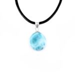 Larimar Cabochon Anhänger Länge 20,5 mm mit 925 Sterling-Silberöse in bester Qualität und Farbe Edelsteine Heilsteine bei Wunderstein24