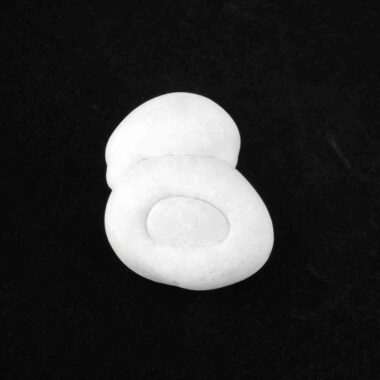 Feenstein weiß Wüsten – Opal Ø 55 mm Menilith Heilstein Göttinnenstein Edelsteine Heilsteine bei Wunderstein24