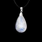 Regenbogen Mondstein Cabochon Tropfen Anhänger Länge 44 mm mit 925 Sterling-Silberöse beste Qualität & Farbe Edelsteine Heilsteine bei Wunderstein24