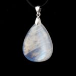 Regenbogen Mondstein Cabochon Tropfen Anhänger Länge 41 mm mit 925 Sterling-Silberöse beste Qualität & Farbe Edelsteine Heilsteine bei Wunderstein24