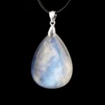 Regenbogen Mondstein Cabochon Tropfen Anhänger Länge 41,5 mm mit 925 Sterling-Silberöse beste Qualität & Farbe Edelsteine Heilsteine bei Wunderstein24