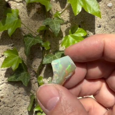 Opal Edelstein Natur Ø 28 mm | 18,9 Karat Edelopal aus Äthiopien Edelsteine Heilsteine bei Wunderstein24