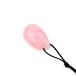 Rosenquarz Yoni Ei mit Rückholfaden Ø ca. 31 mm | Länge 45 mm AA – Qualität aus Madagaskar Edelsteine Heilsteine bei Wunderstein24